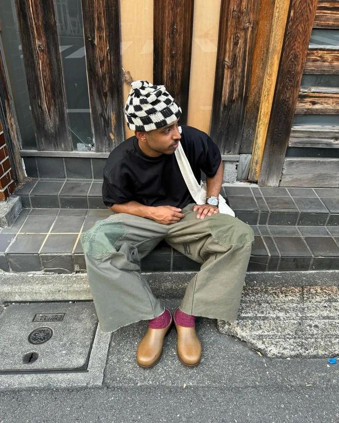 年无鞋带鞋履趋势解析越懒越时髦？2025(图3)